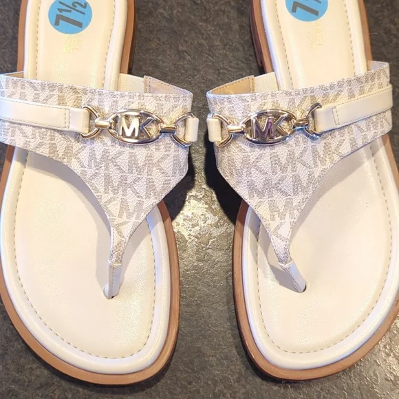 MICHAEL Michael Kors Thong Buckle Sandals - Picture 2 of 8